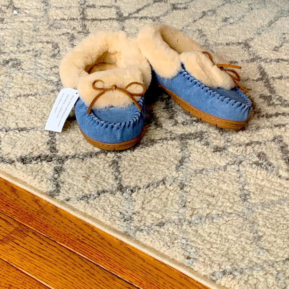 Size 7 Lands End slippers
